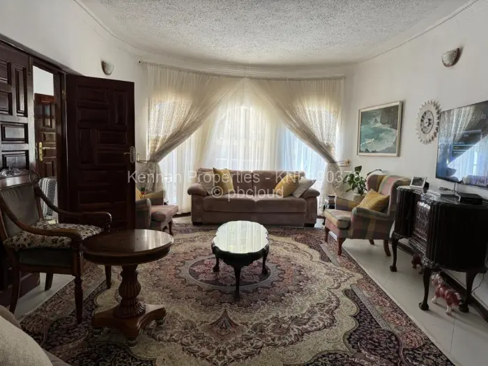 5 Bedroom House for Sale in Borrowdale, Harare