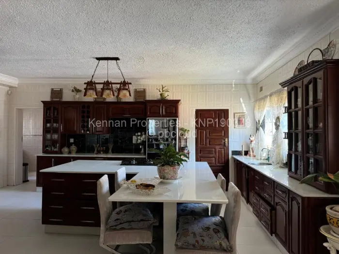 5 Bedroom House for Sale in Borrowdale, Harare