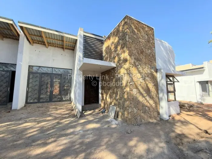 Townhouse/Cluster for Sale in Pomona, Harare