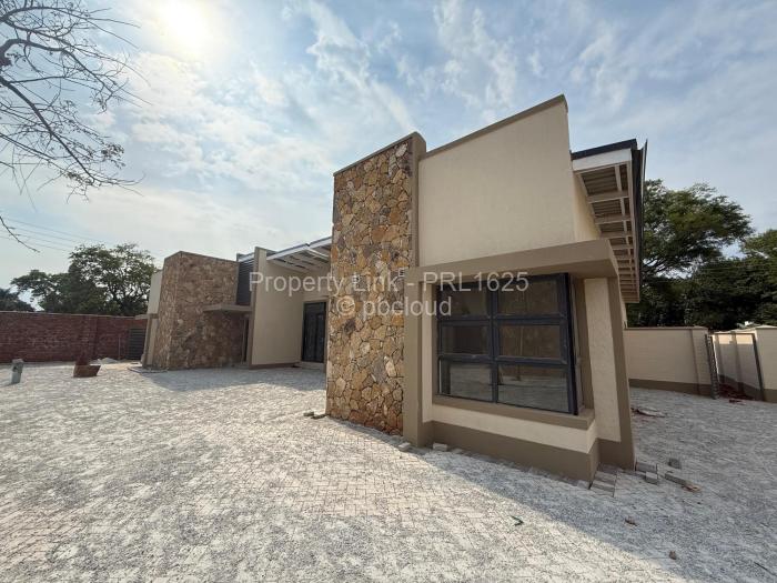 Townhouse/Cluster for Sale in Pomona, Harare