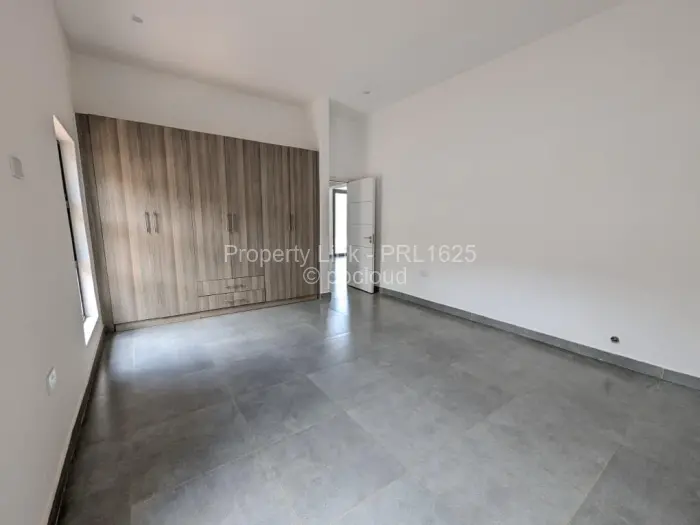 Townhouse/Cluster for Sale in Pomona, Harare