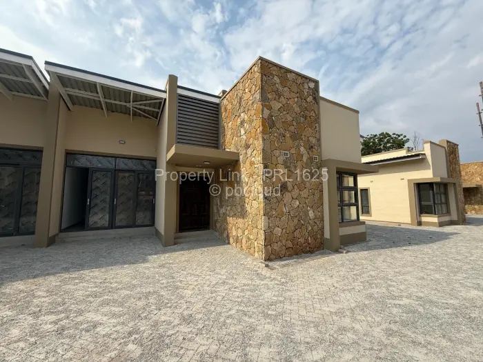 Townhouse/Cluster for Sale in Pomona, Harare