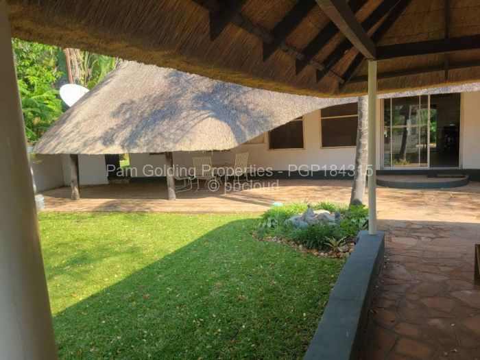 3 Bedroom House for Sale in Msuna, Msuna