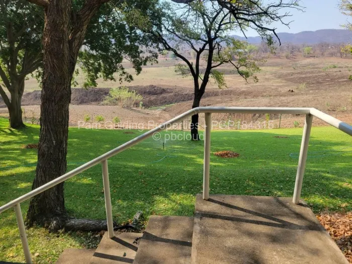 3 Bedroom House for Sale in Msuna, Msuna