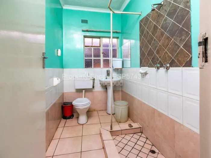 Warehouse/Industrial for Sale in Chitungwiza, Chitungwiza