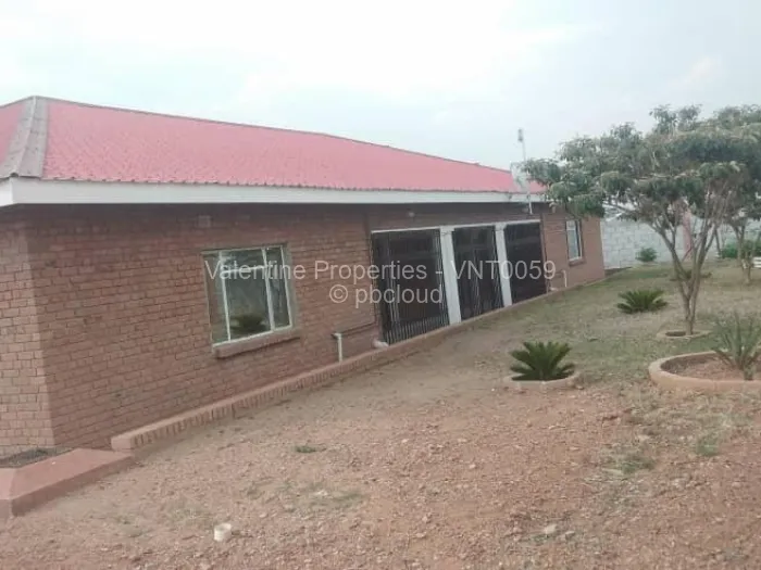 4 Bedroom House for Sale in Adelaide Pk Gweru, Gweru