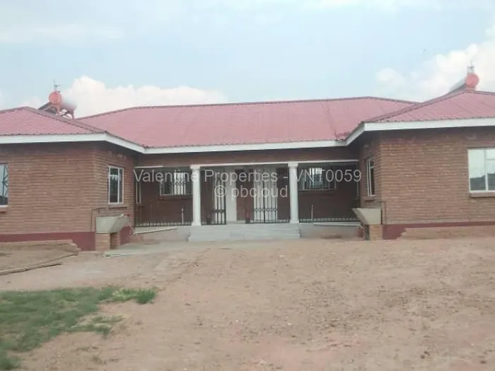 4 Bedroom House for Sale in Adelaide Pk Gweru, Gweru