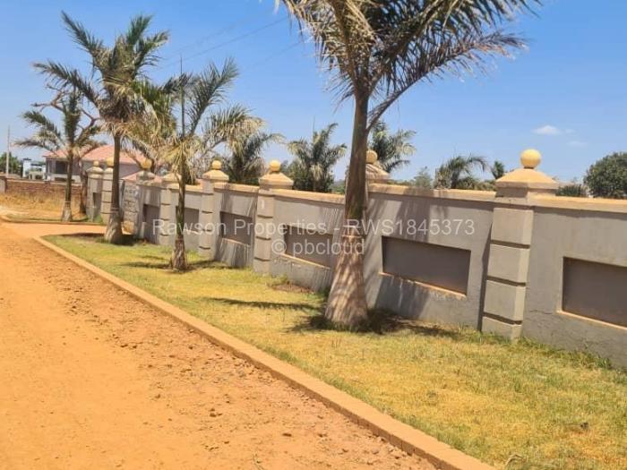 4 Bedroom Cottage/Garden Flat for Sale in Philadelphia, Harare