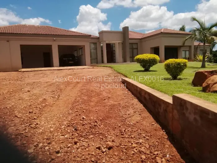 8 Bedroom House for Sale in Shawasha Hills, Harare