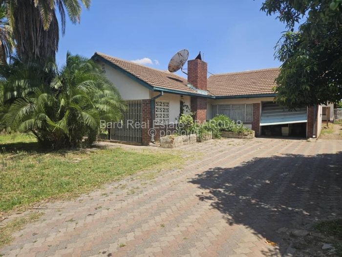 4 Bedroom House for Sale in Lochinvar, Harare