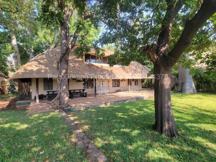 3 Bedroom House for Sale in Msuna, Msuna