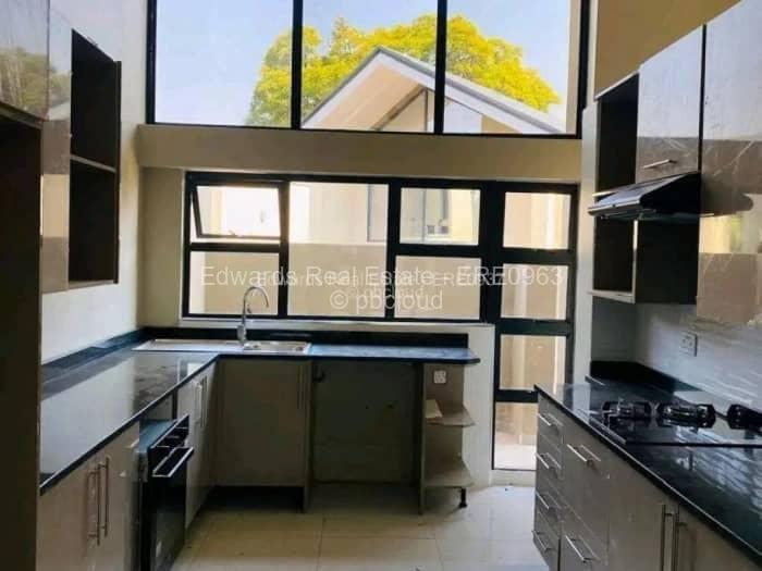 Townhouse/Cluster to Rent in Avondale West, Harare