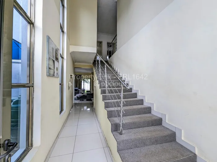 Townhouse/Complex/Cluster for Sale in Newlands, Harare