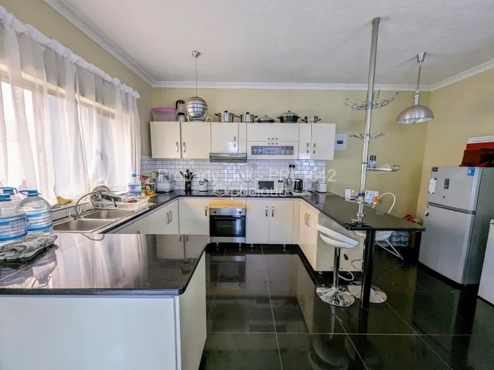 Townhouse/Complex/Cluster for Sale in Newlands, Harare