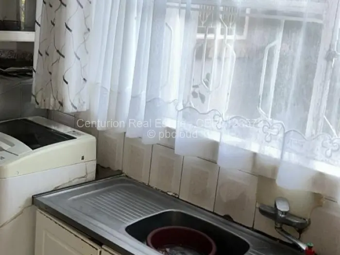 7 Bedroom House for Sale in Matsheumhlope, Bulawayo