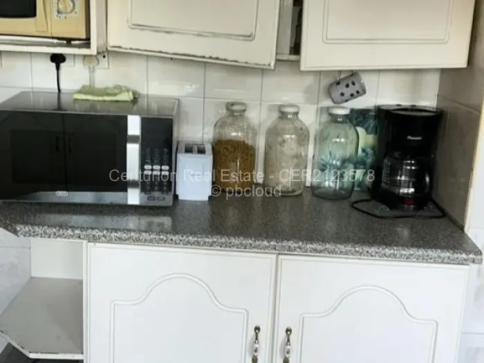 7 Bedroom House for Sale in Matsheumhlope, Bulawayo