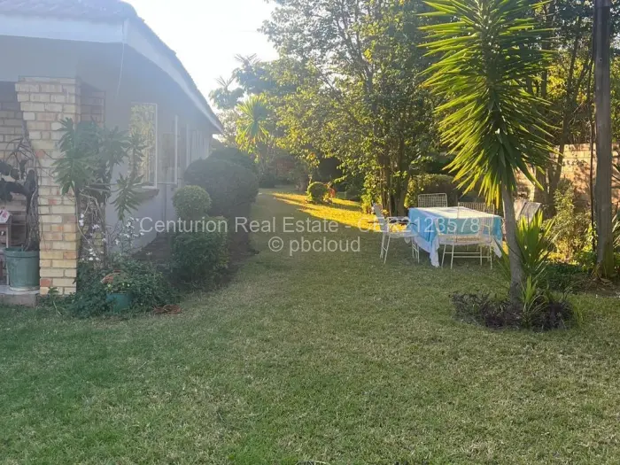 7 Bedroom House for Sale in Matsheumhlope, Bulawayo