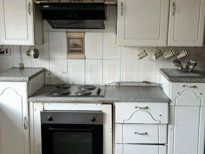 7 Bedroom House for Sale in Matsheumhlope, Bulawayo