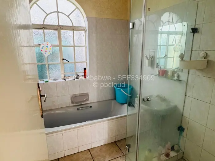 Townhouse/Cluster for Sale in Avondale, Harare