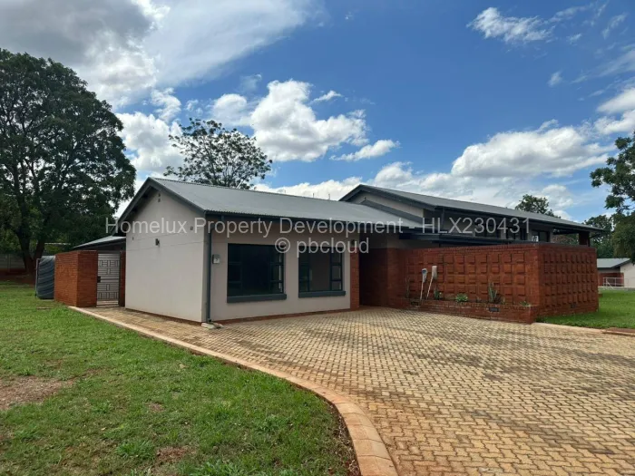 Townhouse/Complex/Cluster for Sale in Helensvale, Harare