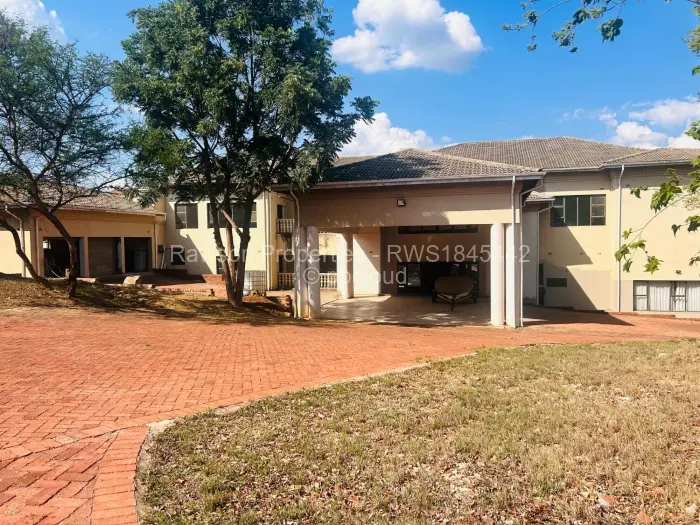 8 Bedroom House for Sale in Glen Lorne, Harare