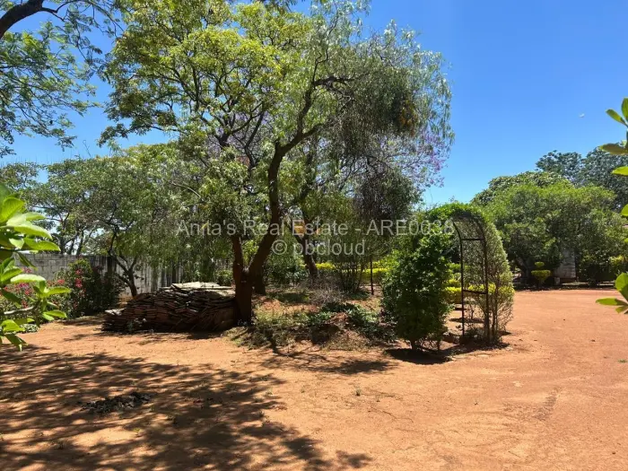 3 Bedroom House for Sale in Matsheumhlope, Bulawayo