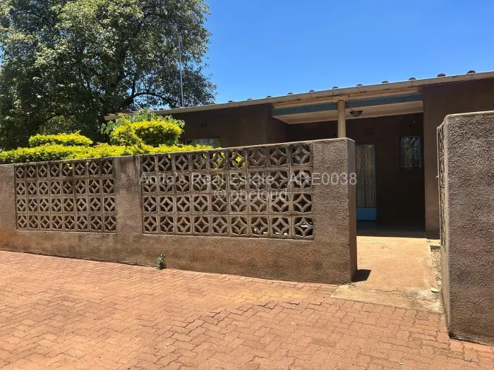 3 Bedroom House for Sale in Matsheumhlope, Bulawayo