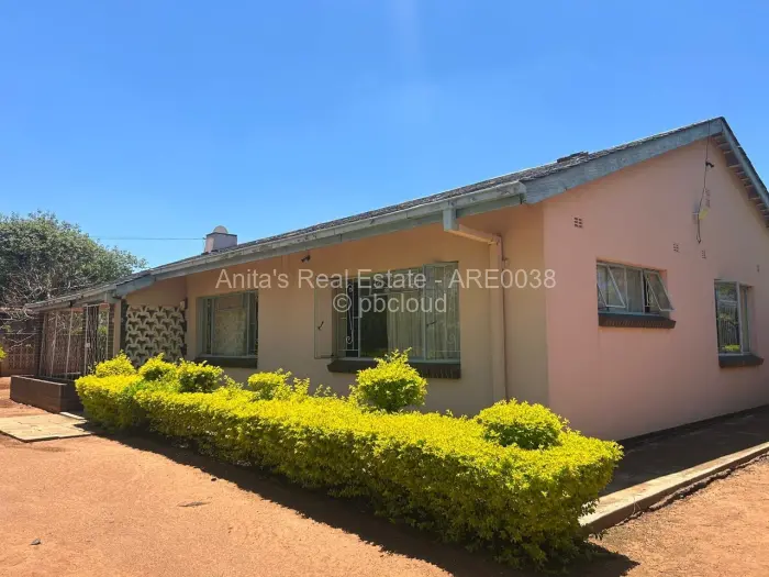 3 Bedroom House for Sale in Matsheumhlope, Bulawayo