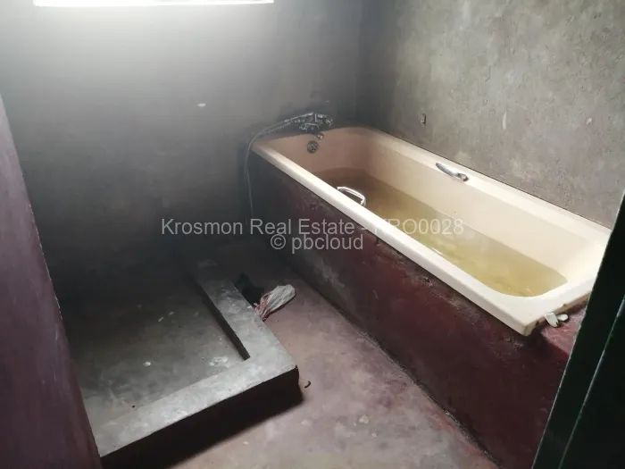 2 Bedroom House for Sale in Macheke, Macheke