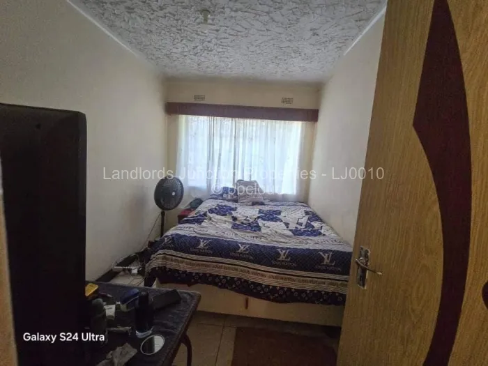 4 Bedroom House for Sale in Mahatshula, Bulawayo