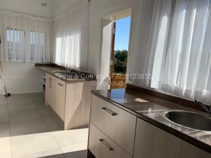 Townhouse/Cluster for Sale in Quinnington, Harare