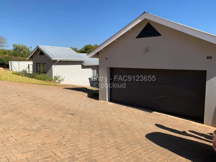 Townhouse/Cluster for Sale in Quinnington, Harare