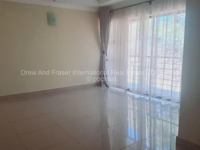 6 Bedroom House to Rent in Shawasha Hills, Harare