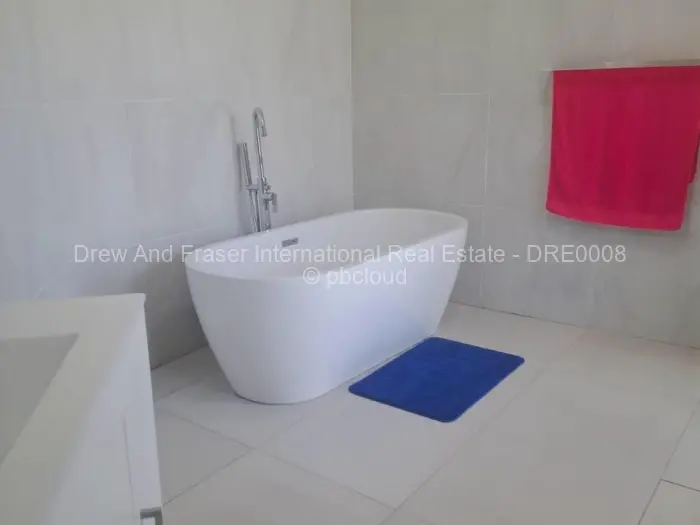 6 Bedroom House to Rent in Shawasha Hills, Harare