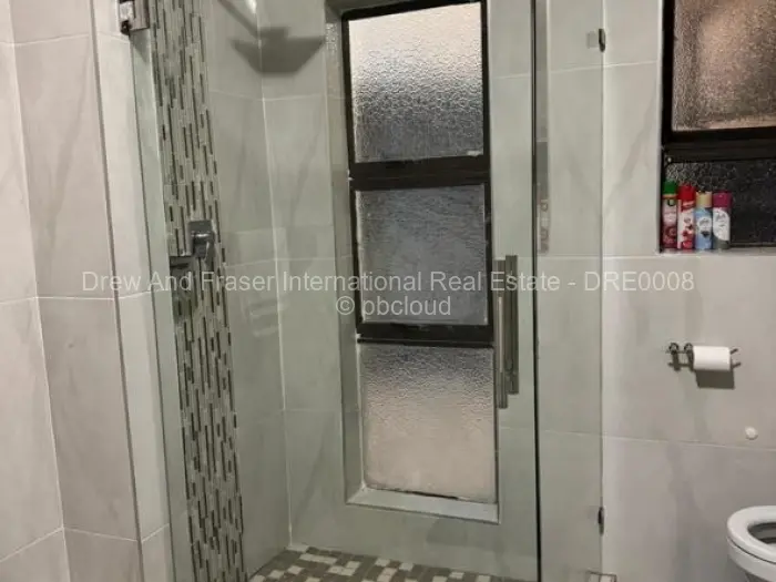 6 Bedroom House to Rent in Shawasha Hills, Harare