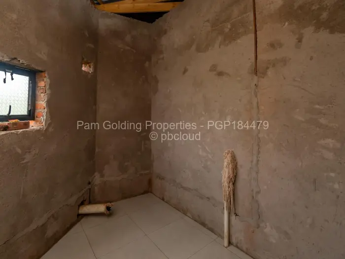 6 Bedroom House for Sale in Brookeview, Harare