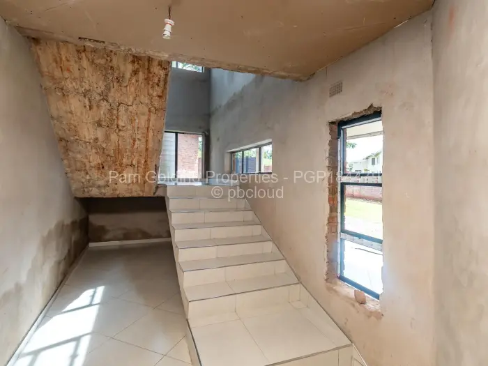 6 Bedroom House for Sale in Brookeview, Harare