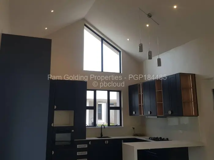 Townhouse/Complex/Cluster to Rent in Avondale West