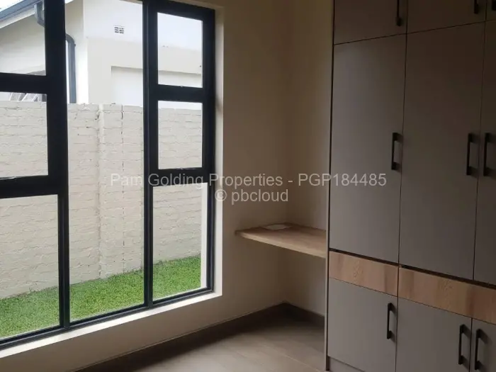 Townhouse/Complex/Cluster to Rent in Avondale West