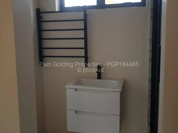 Townhouse/Complex/Cluster to Rent in Avondale West
