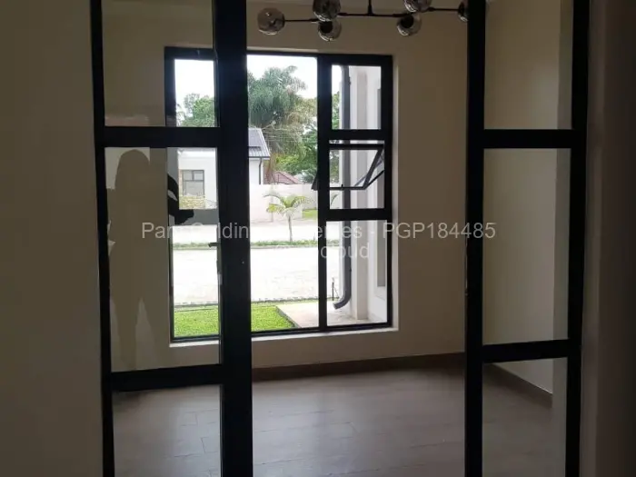 Townhouse/Complex/Cluster to Rent in Avondale West