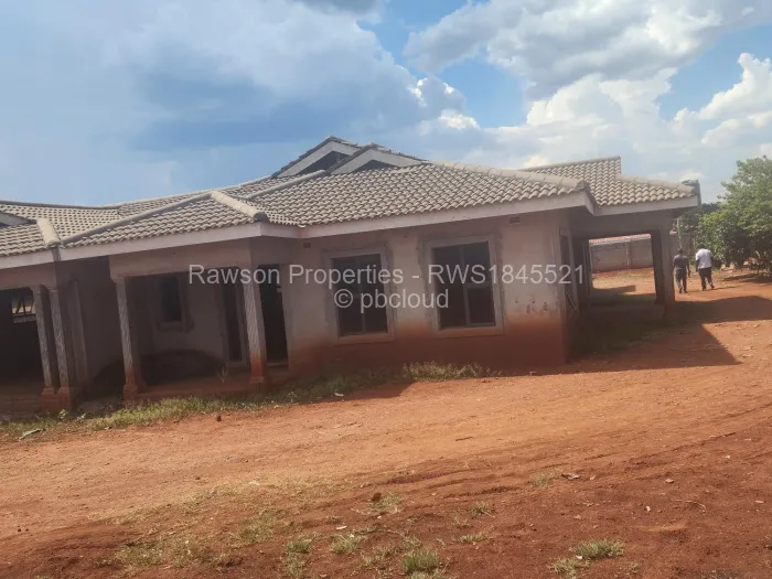 5 Bedroom House for Sale in Gletwin Park, Harare