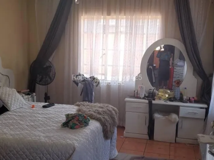 3 Bedroom House for Sale in Mainway Meadows, Harare