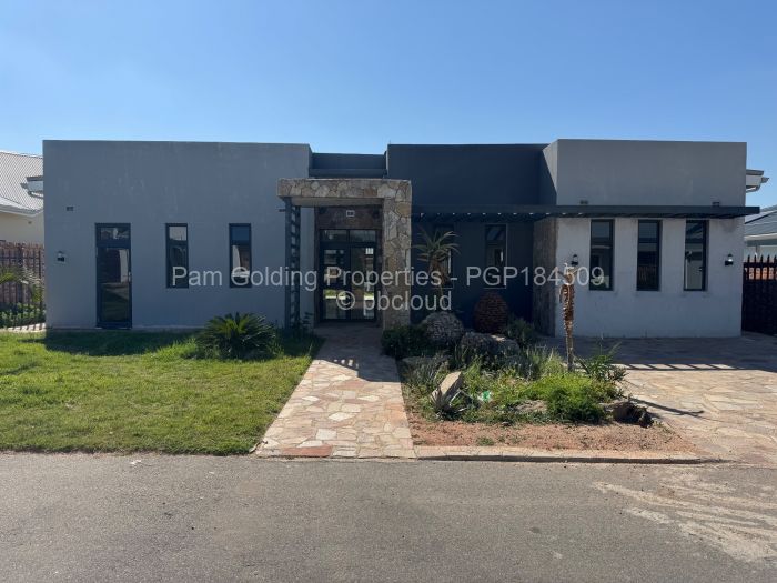 Townhouse/Cluster for Sale in Arlington, Harare
