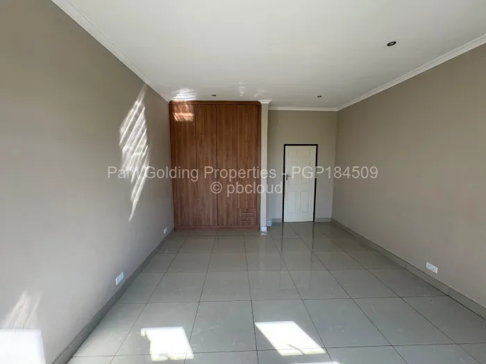Townhouse/Complex/Cluster for Sale in Arlington, Harare