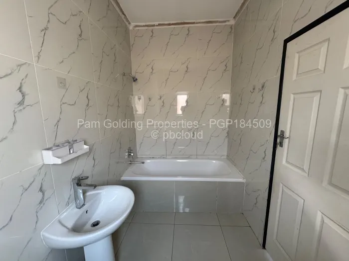 Townhouse/Complex/Cluster for Sale in Arlington, Harare