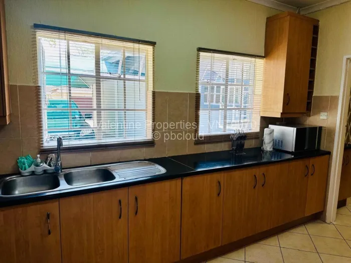 Townhouse/Cluster to Rent in Newlands, Harare