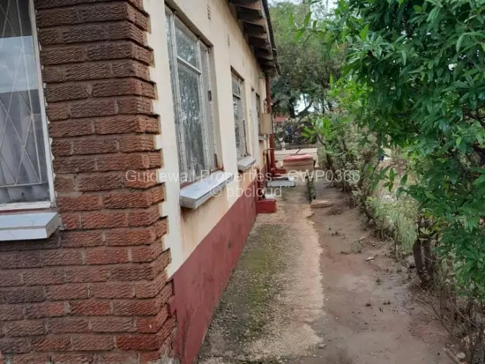 7 Bedroom House for Sale in Budiriro, Harare