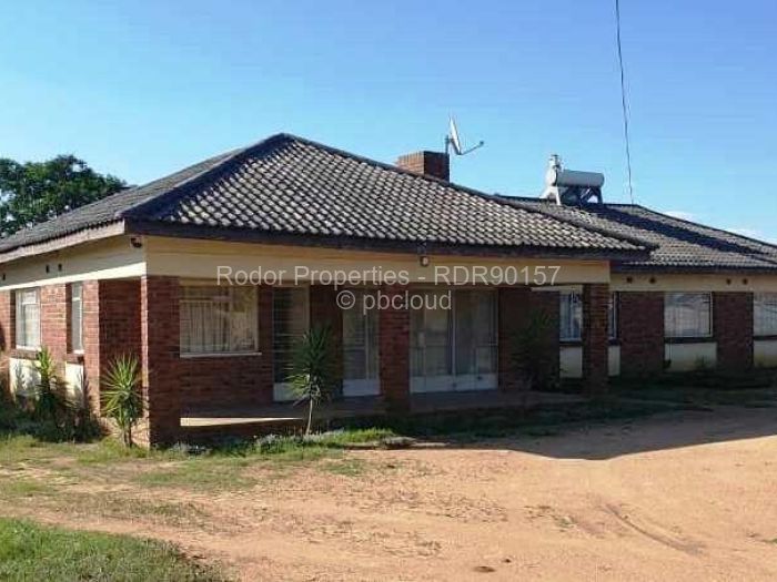 4 Bedroom House for Sale in Killarney, Bulawayo