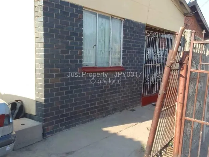 House for Sale in Chitungwiza, Chitungwiza